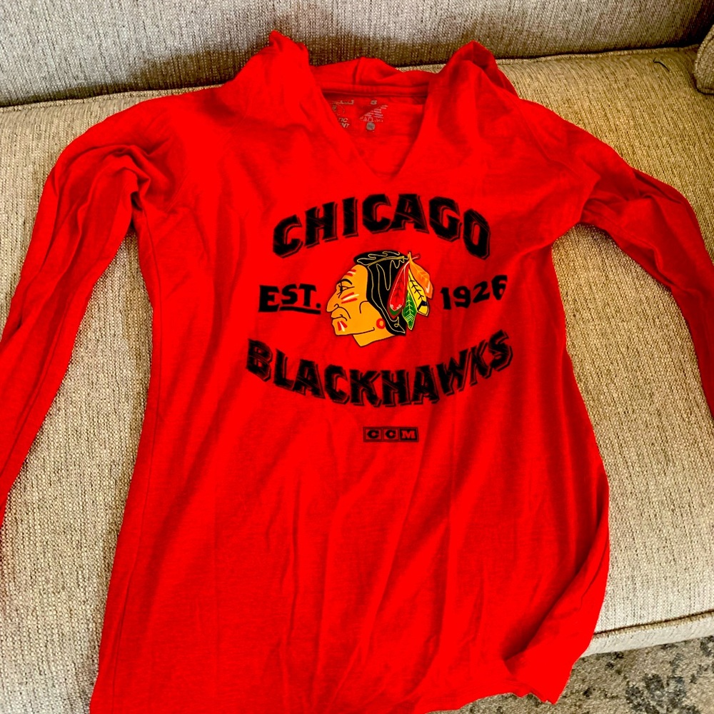 Blackhawks women’s long sleeve shirt